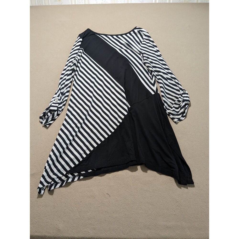 Lior Paris Black & White Stripes, Geometric Pattern Tunic with V-Neck Collar SM - Picture 10 of 10